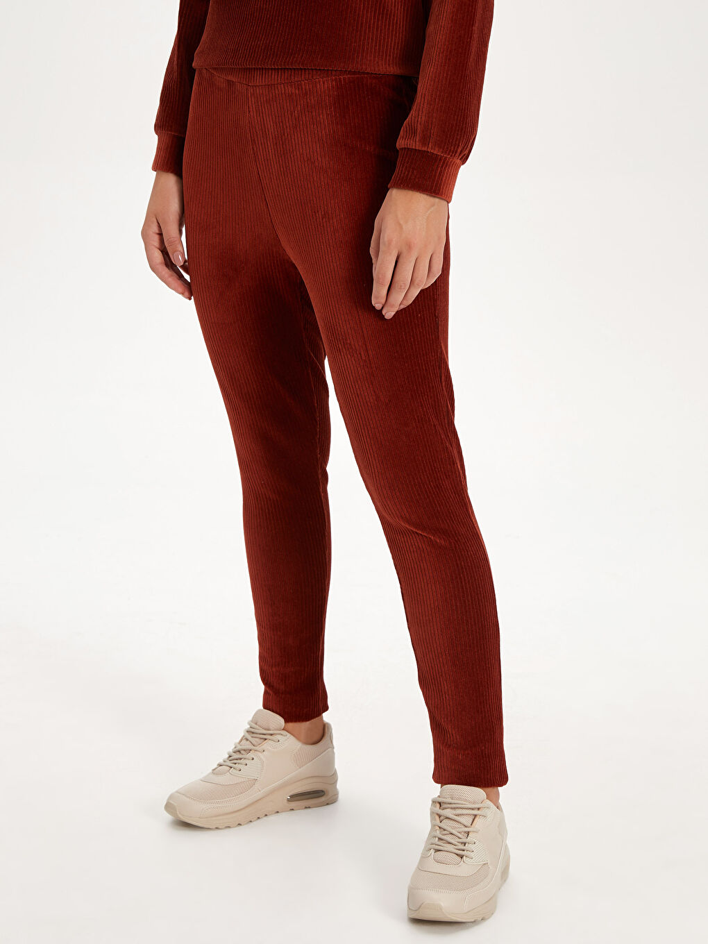 Women's Velvet Tracksuit Bottom With Elastic Waist-2