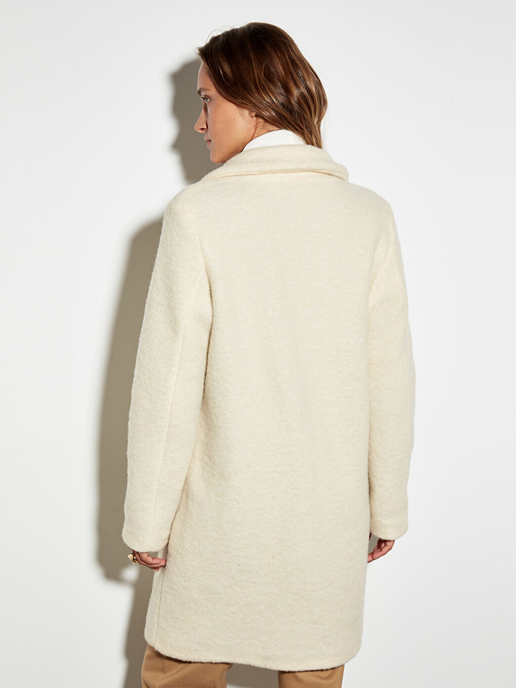 Ekru Gömlek Yaka Düz Uzun Kollu Kadın Kaşe Kaban-3