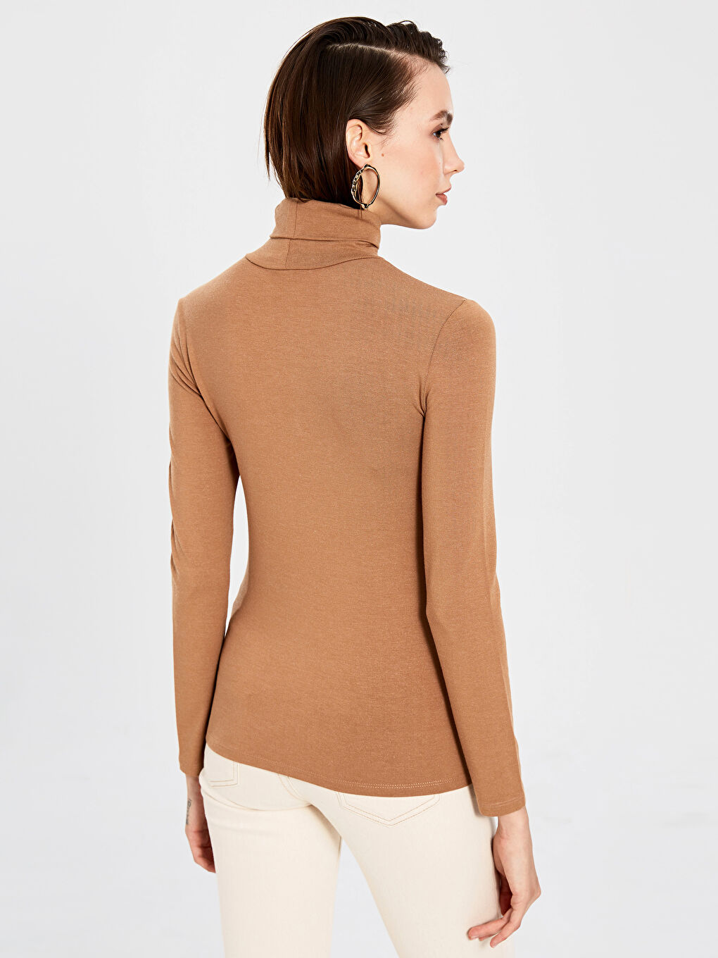 Kahverengi Dik Yaka Düz Kısa Kollu Kadın Tişört-4