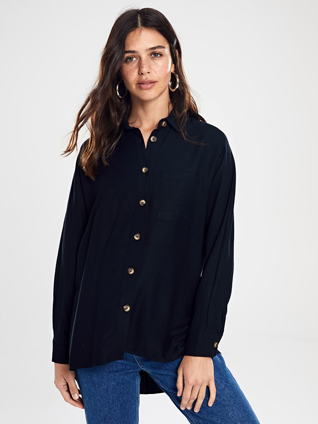 قميص اسود نساء