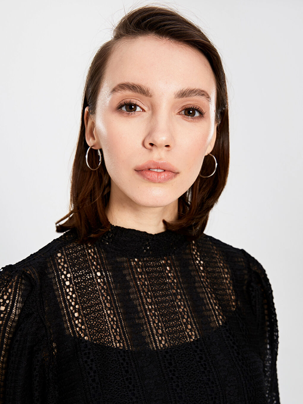 Өрнекті және биік жағалы жемпір-2