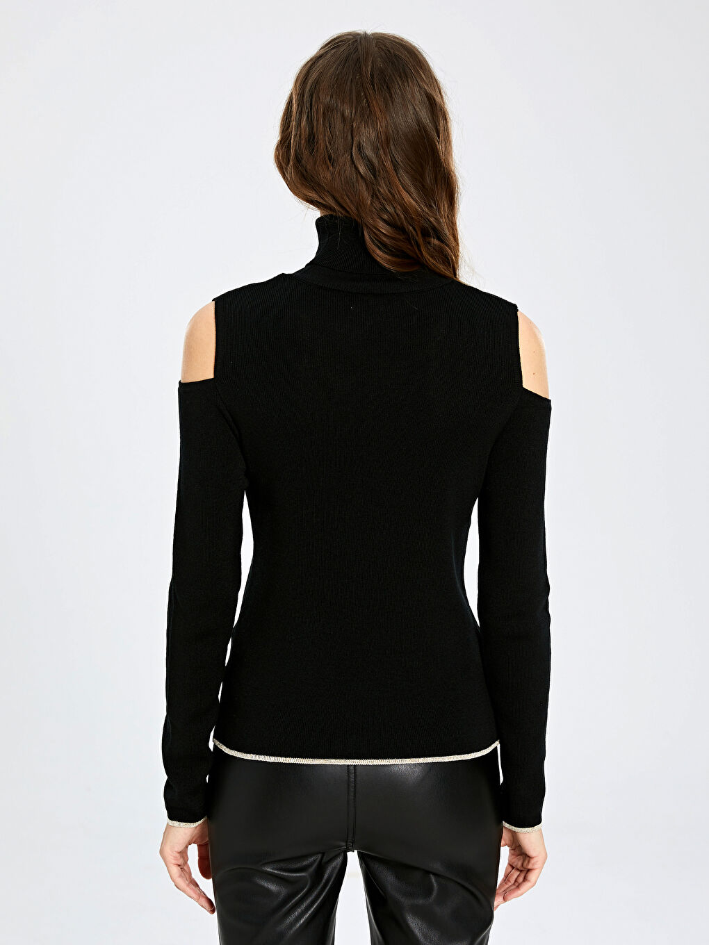 Siyah Balıkçı Yaka Uzun Kollu Kadın Kazak-3