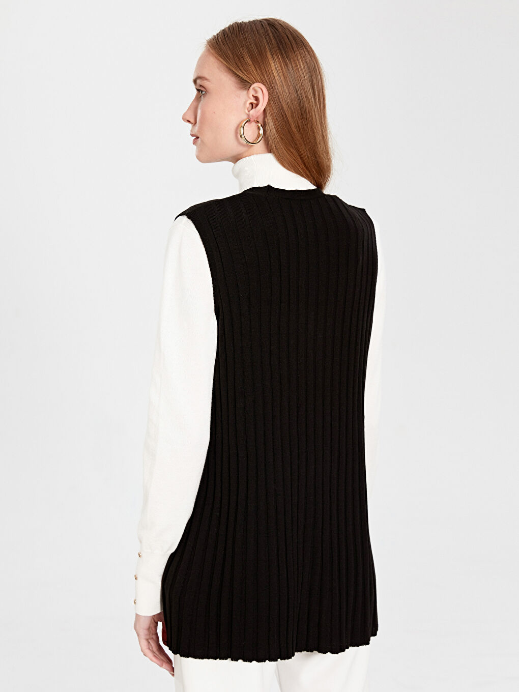 Siyah Kadın Yakasız Düz Triko Yelek-2