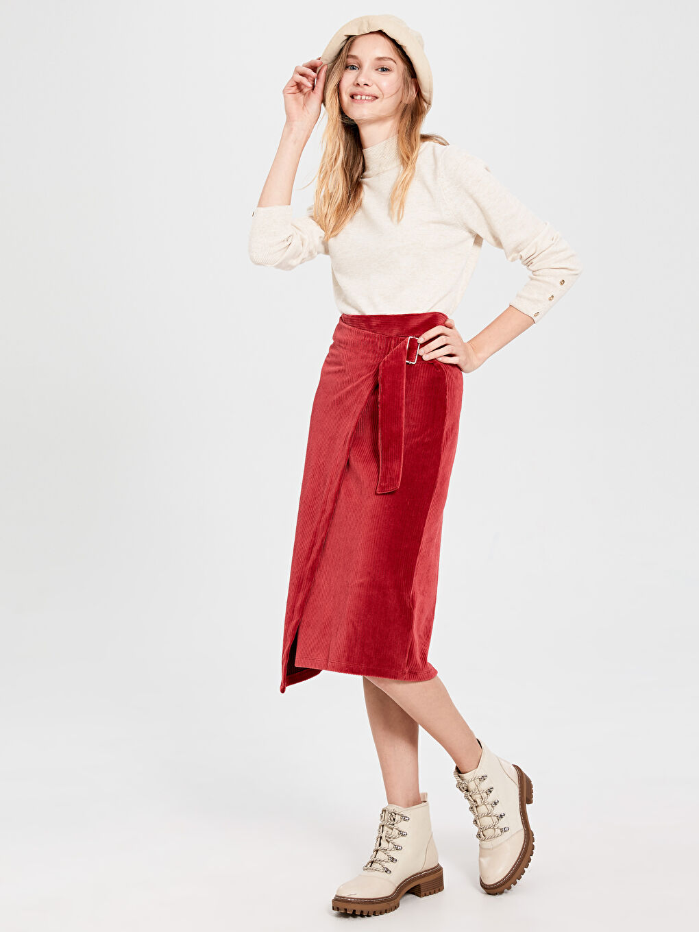 Kırmızı Yüksek Bel Kemer Detaylı Kadife Kumaş Kadın Kloş Etek-1