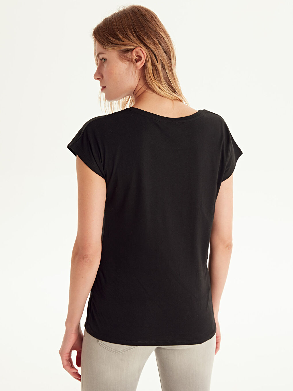 Siyah Bisiklet Yaka Baskılı Kısa Kollu Pamuklu Kadın Tişört-3