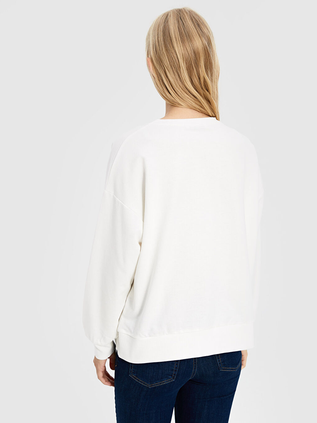 Ekru Bisiklet Yaka Baskılı Uzun Kollu Kadın Sweatshirt-2