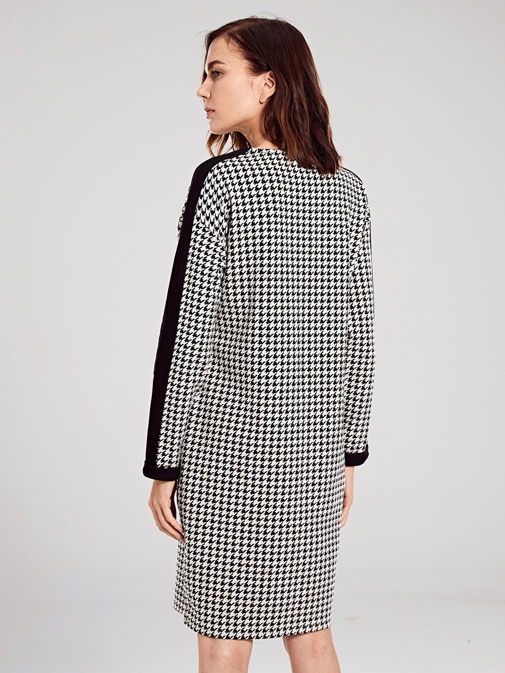 Siyah Kaz Ayağı Desenli Uzun Kollu Kadın Elbise-2