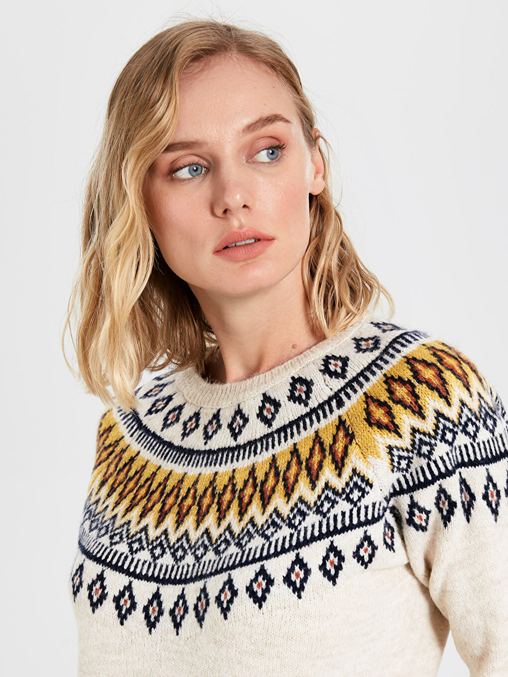 Дөңгелек жағалы әйелдерге арналған жемпір-2