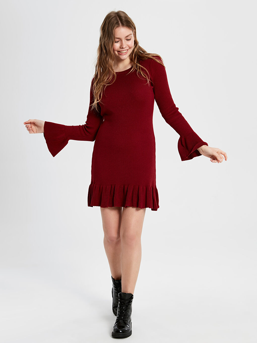 Платье женское с длинным рукавом и с круглым вырезом