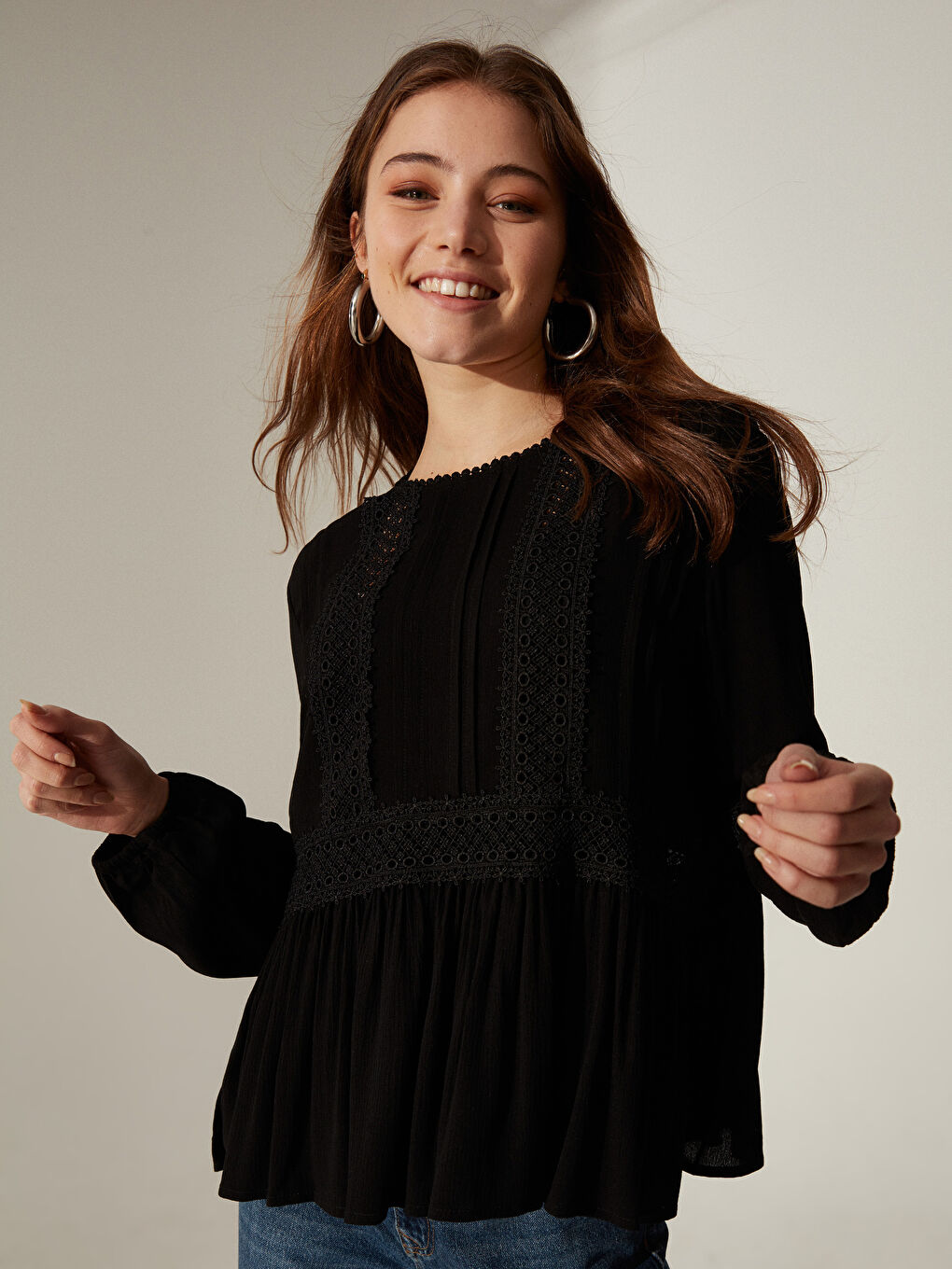 Siyah Bisiklet Yaka Uzun Kollu Kadın Bluz