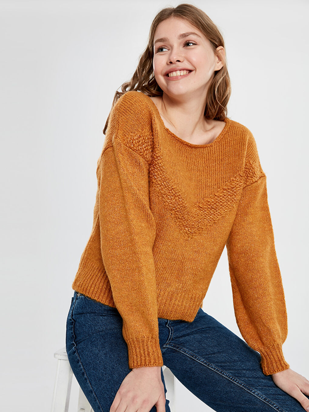 әйелдерге арналған дөңгелек жағалы ұзын жең трикотаж жемпір