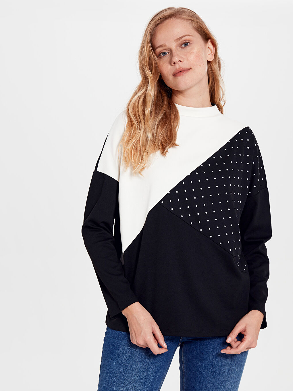 Siyah Bisiklet Yaka Uzun Kollu Kadın Tişört-1