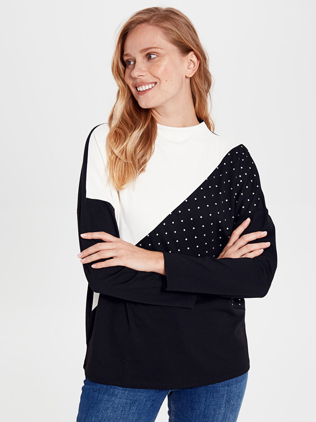 Siyah Bisiklet Yaka Uzun Kollu Kadın Tişört-2