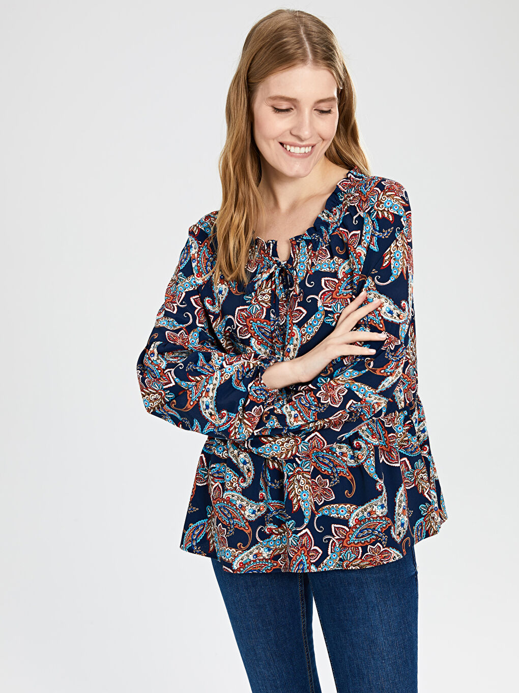 Lacivert Bağlamalı Yaka Desenli Uzun Kollu Viskon Kadın Bluz