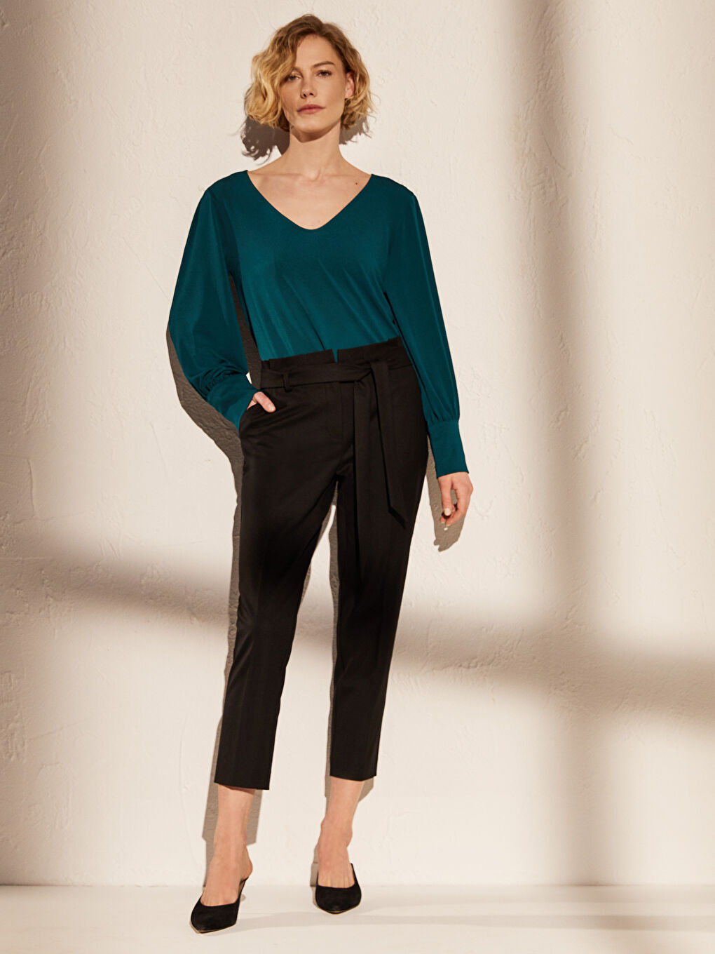 Siyah Dar Fit Gabardin Kadın Pantolon-1