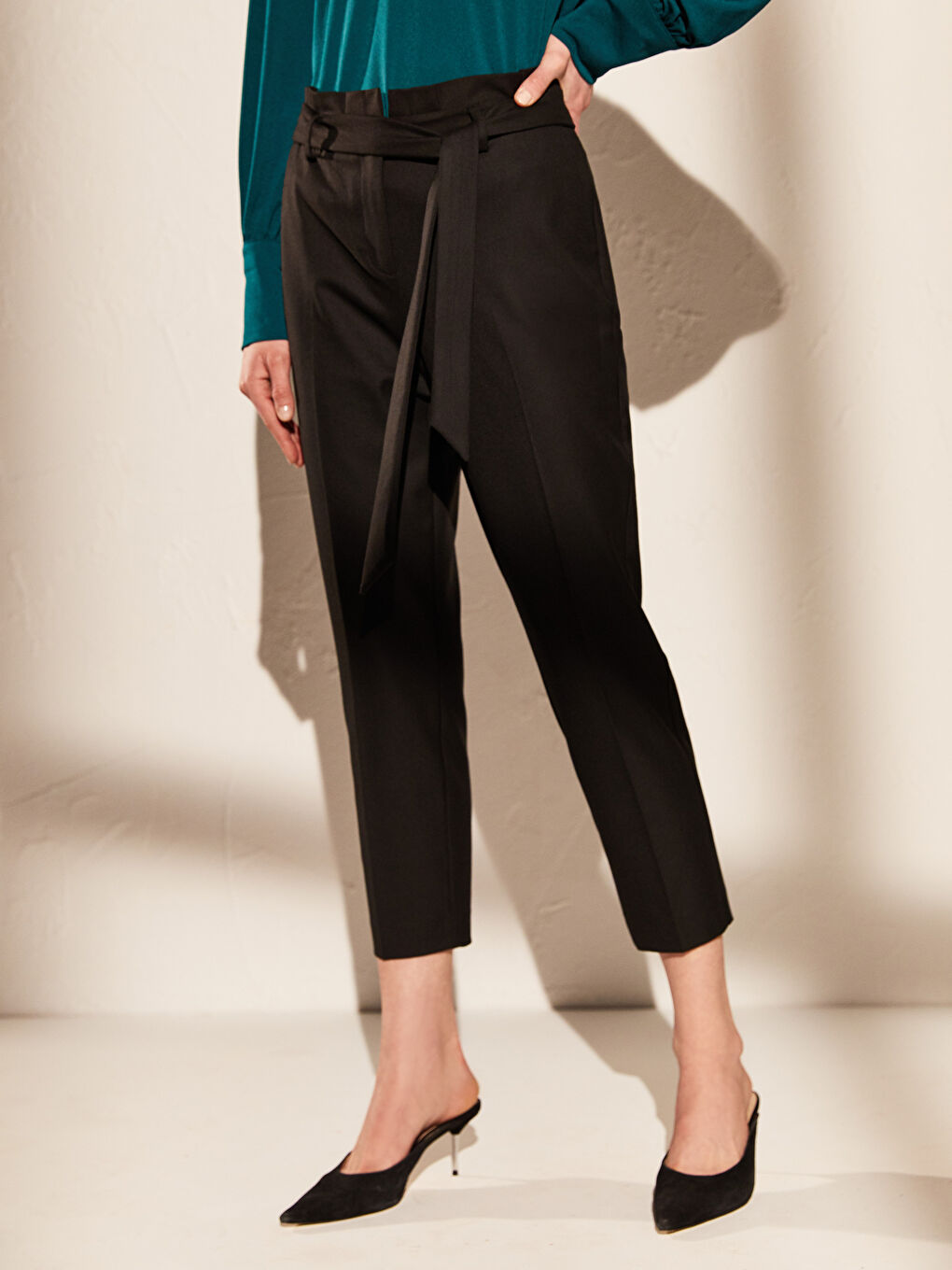 Siyah Dar Fit Gabardin Kadın Pantolon-2