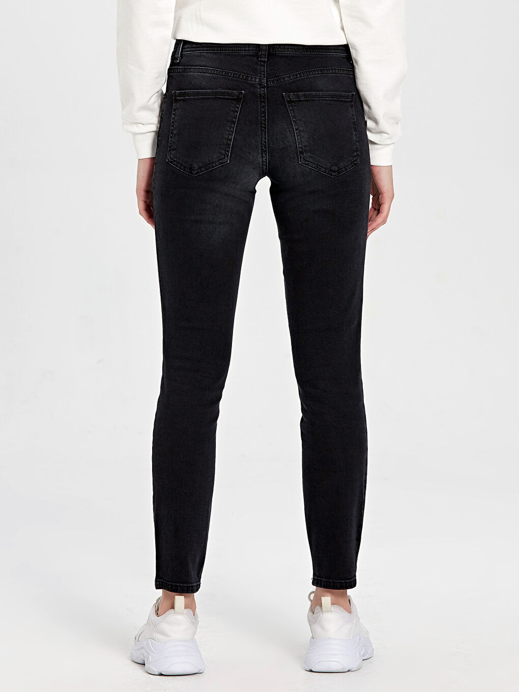 بنطلون جينز وسط عادي للسيدات-2