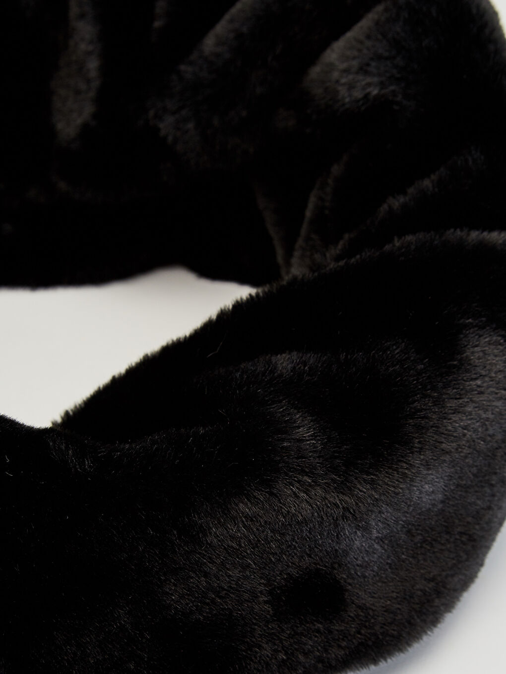 პლუშის დეტალური ქალებისთვის შარფი-2