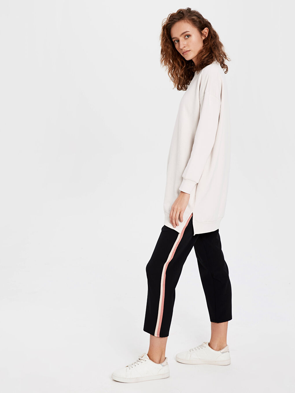 Siyah Rahat Kalıp Kadın Pantolon