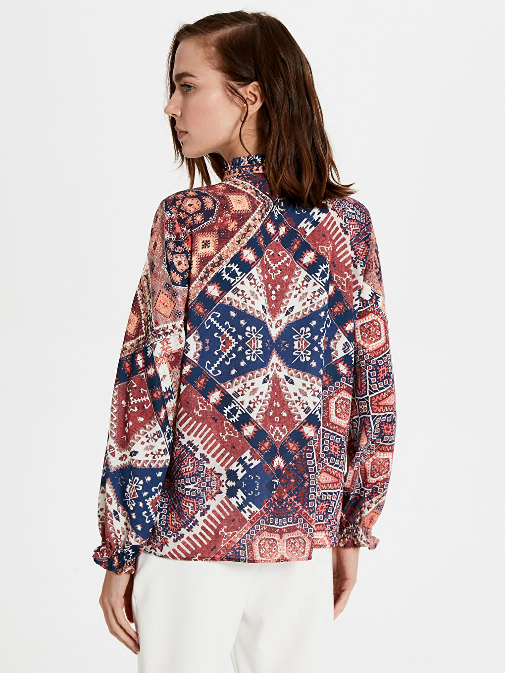 Kahverengi Desenli Fırfır Detaylı Uzun Kollu Kadın Bluz-3