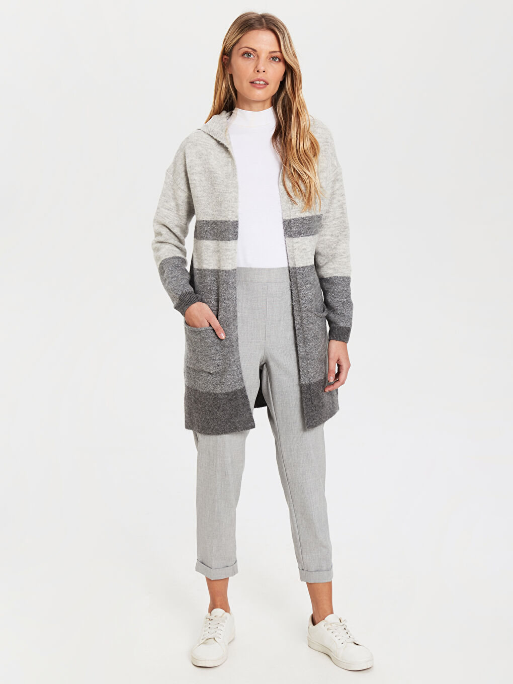 Gri Kapüşonlu Uzun Kollu Kadın Hırka-2