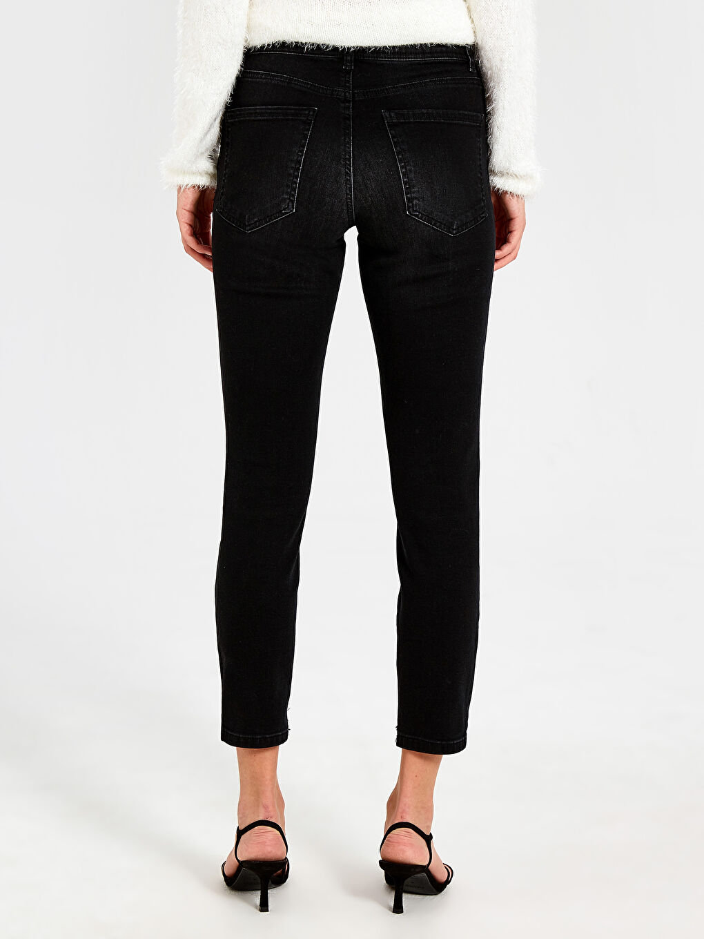 Siyah Bilek Boy Kadın Jean Pantolon-2