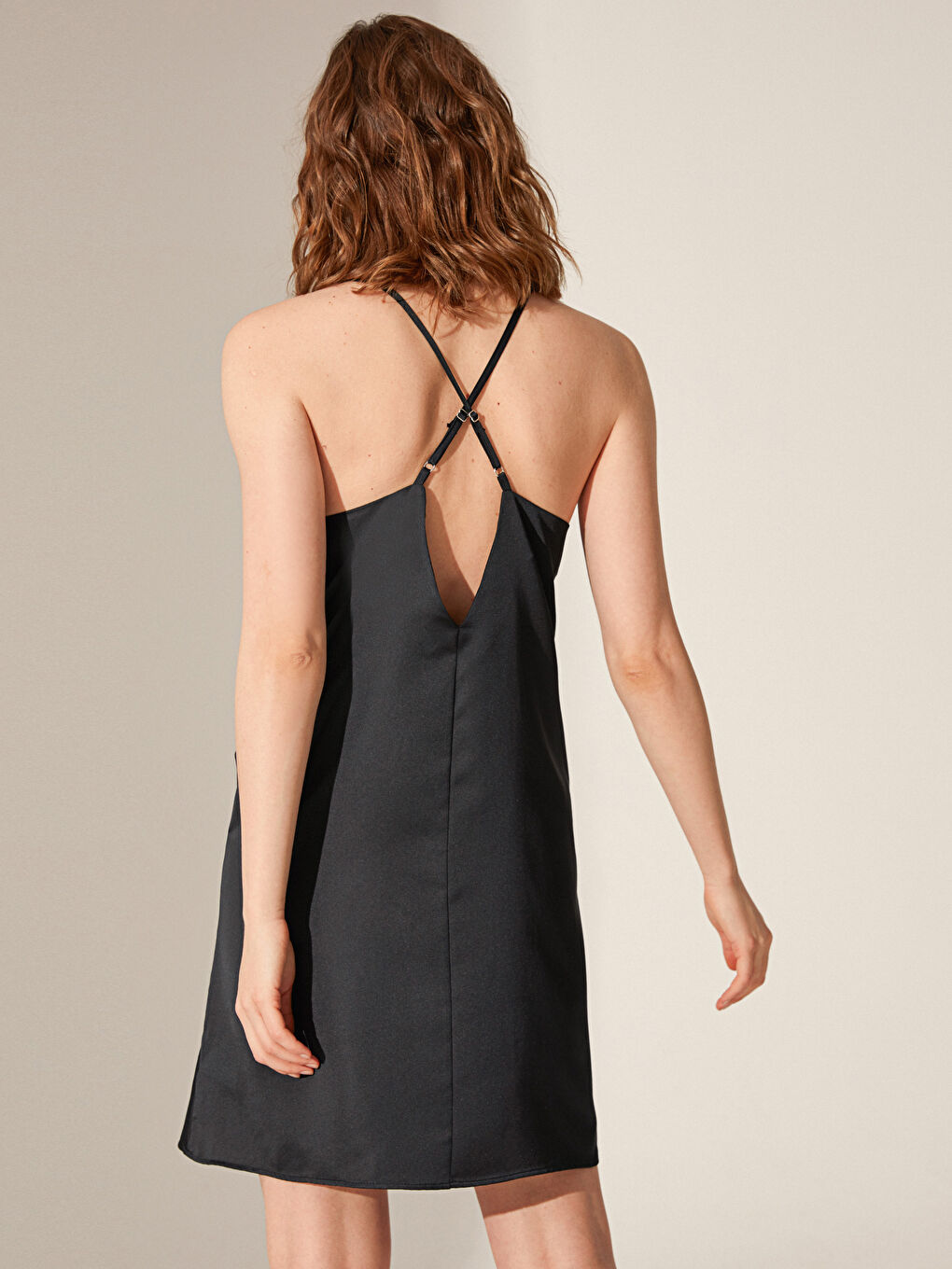 فستان نوم فاخر سادة بِحَمّالات ستان للسيدات-3