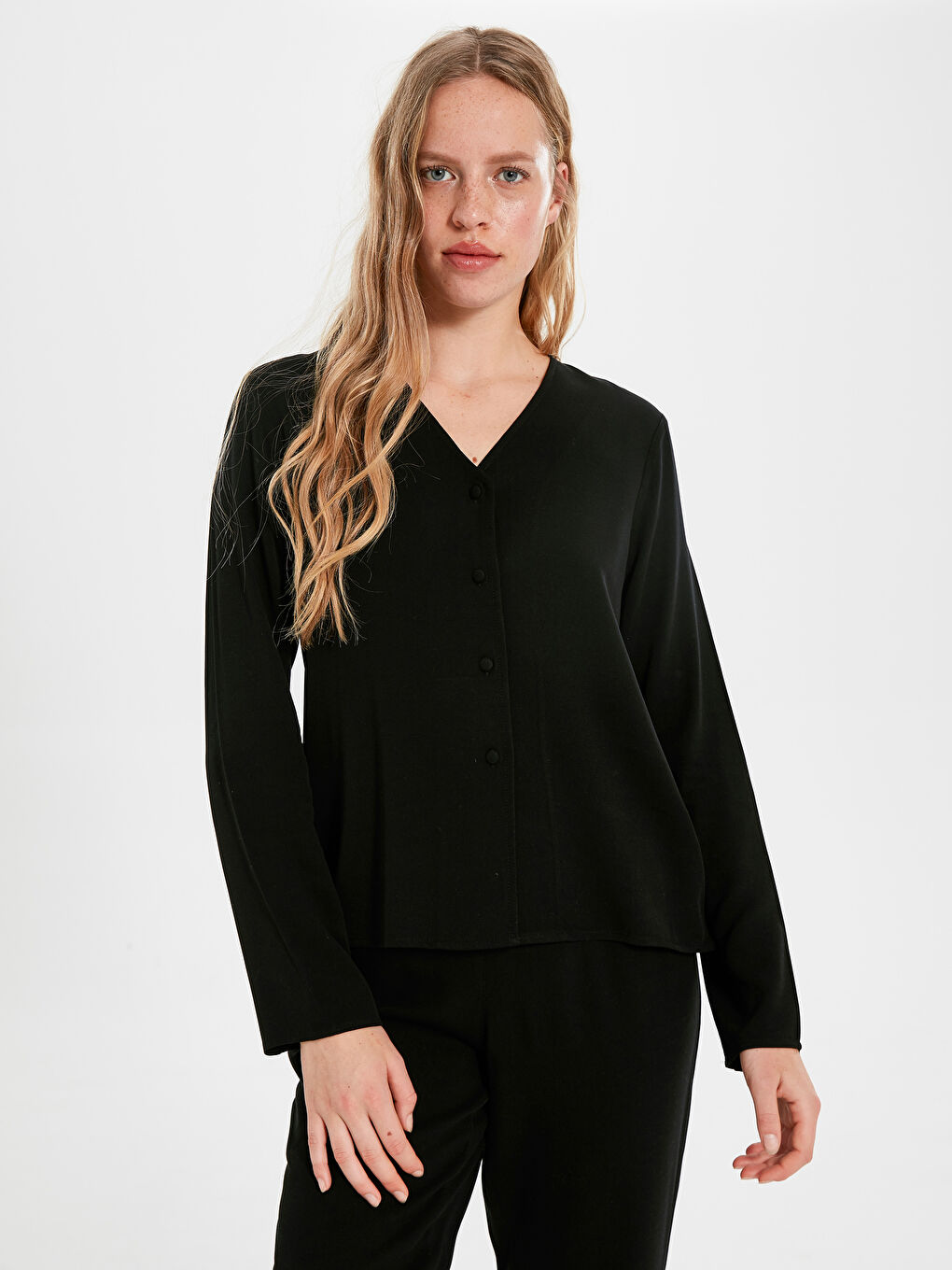 Siyah Gömlek Yaka Uzun Kollu Kadın Viskon Pijama Takım-1