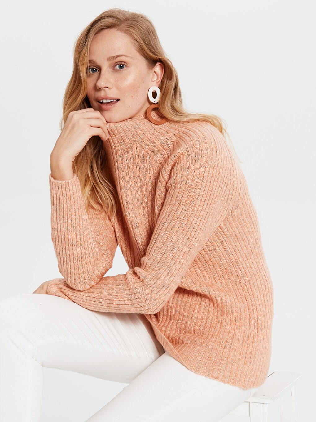 Pembe Yarım Balıkçı Yaka Kendinden Desenli Uzun Kollu Kadın Kazak