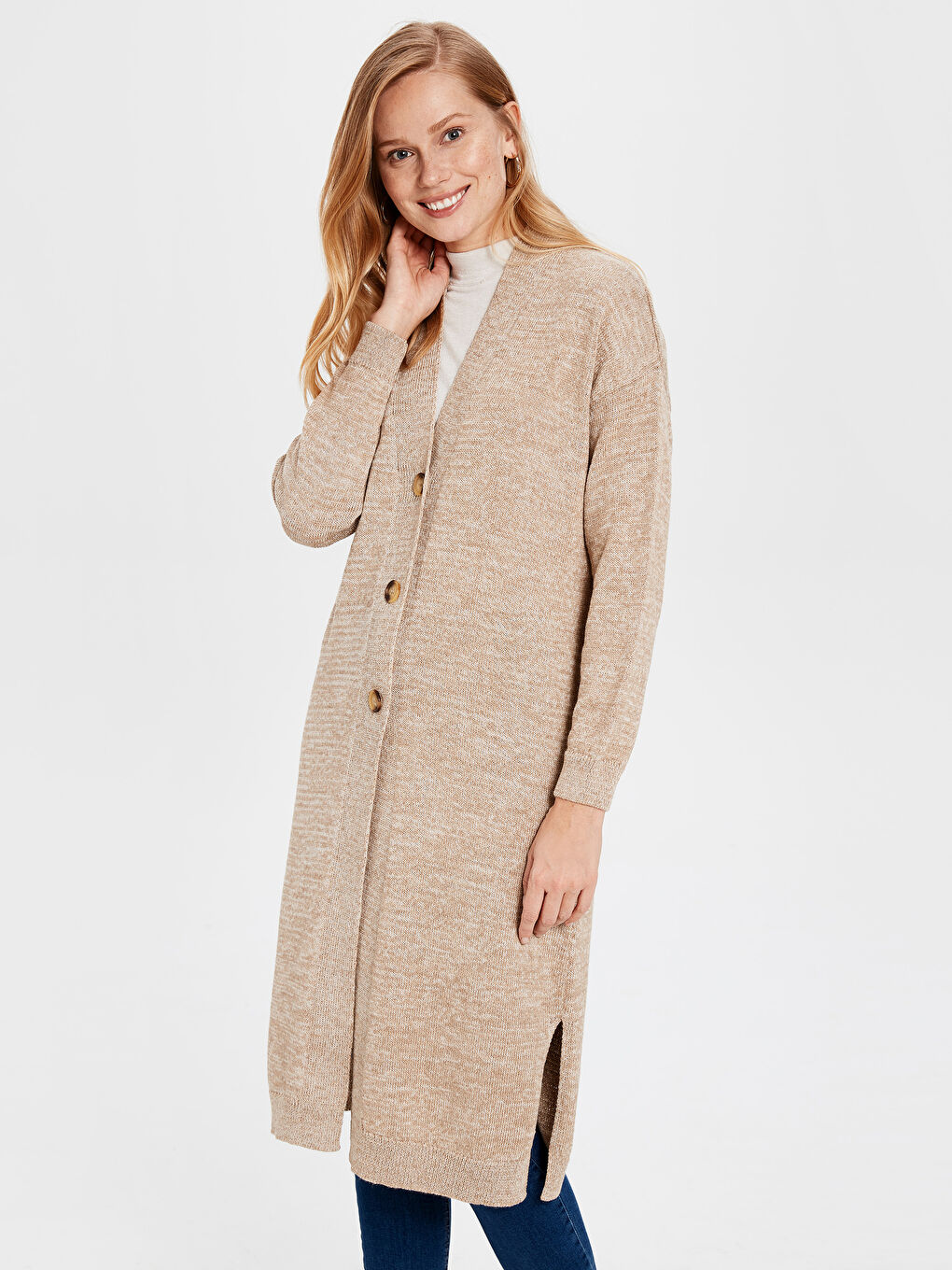 Bej Düğme Kapamalı Düz Uzun Kollu Kadın Hırka-1