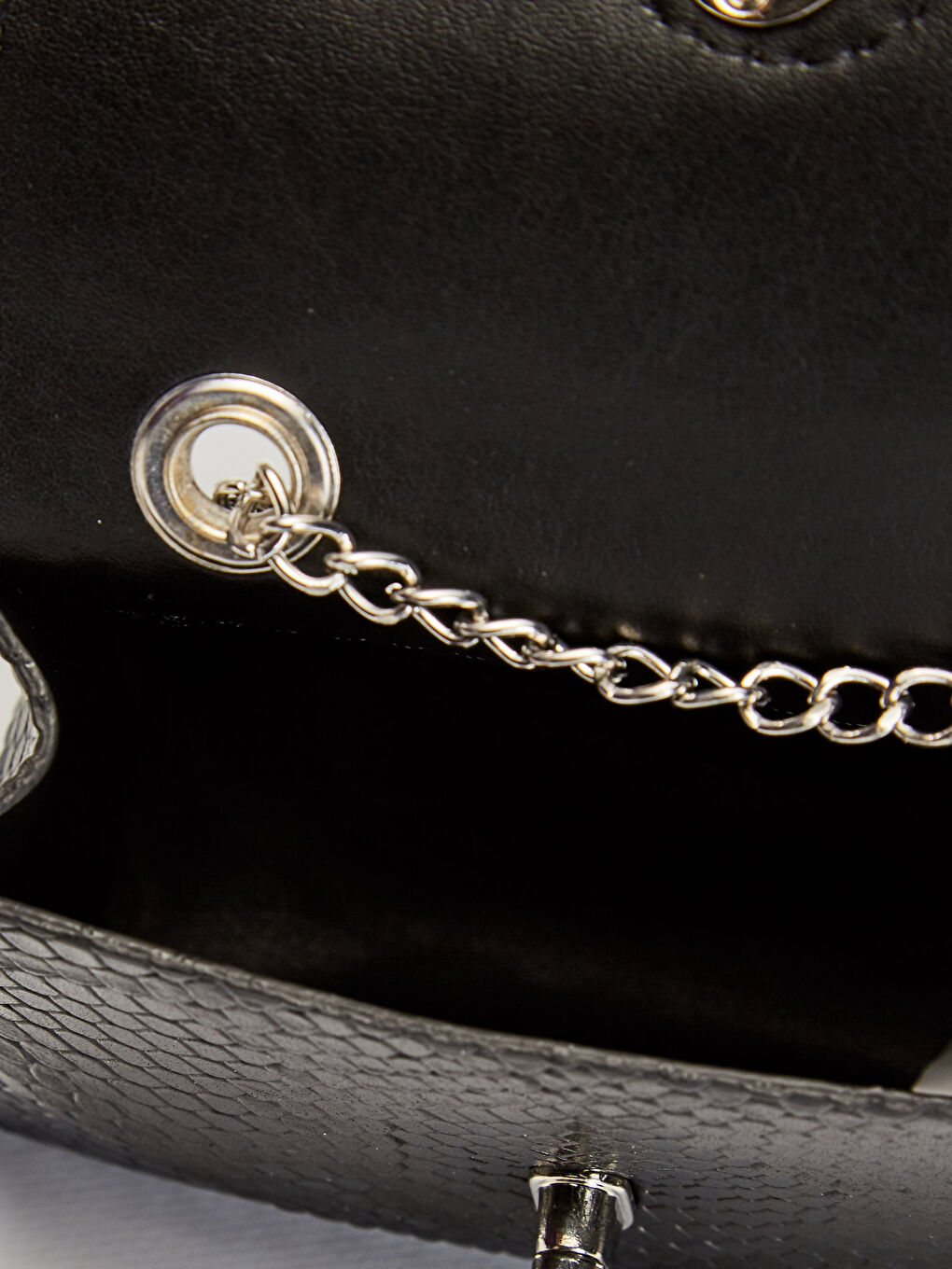 Siyah Kroko Desenli zincirli Çapraz Çanta-2