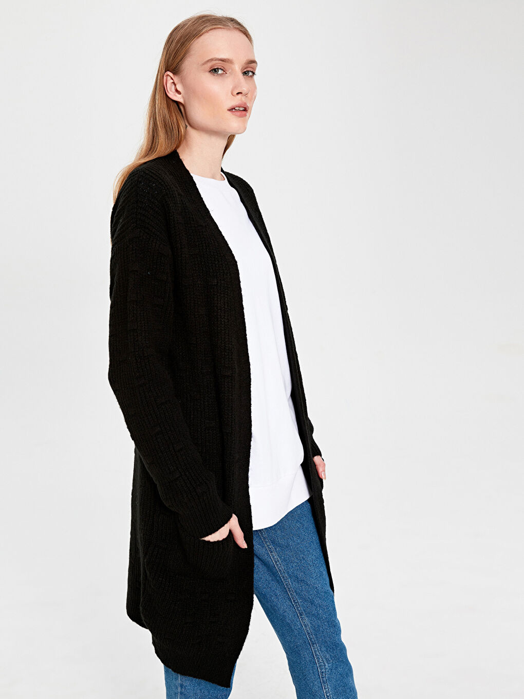 Siyah Cep Detaylı Uzun Kollu İnce Kadın Triko Hırka-1