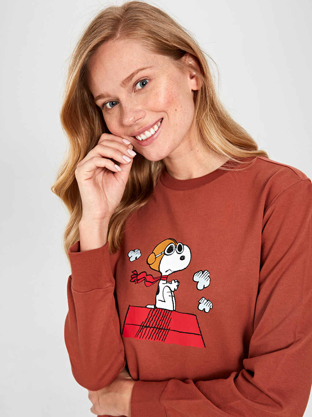 Kahverengi Bisiklet Yaka Snoopy Baskılı Uzun Kollu Kadın Tunik-2