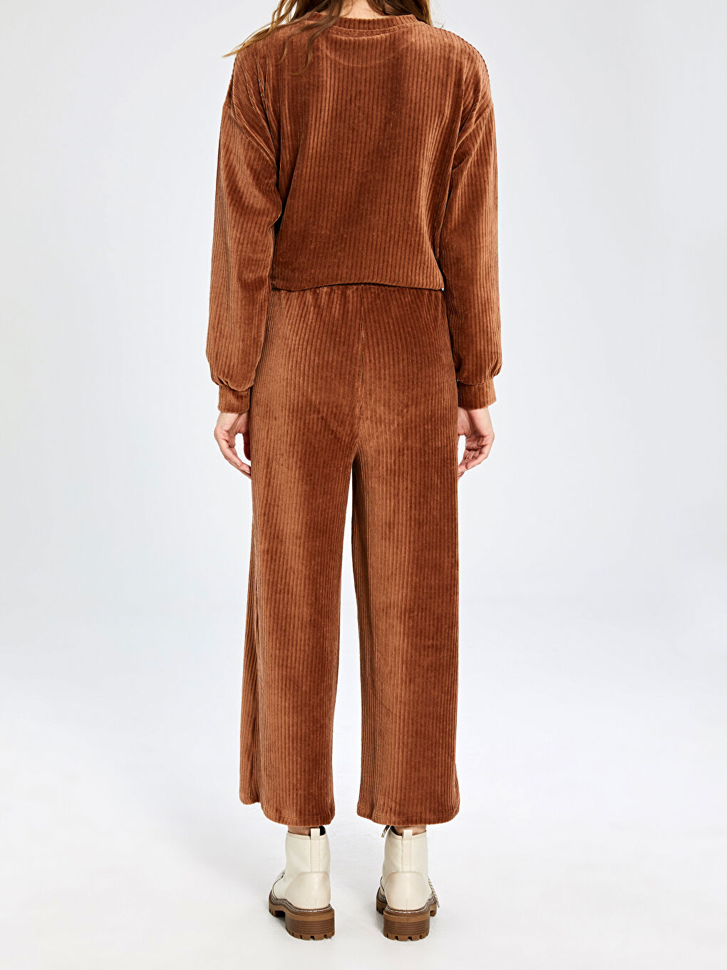 Kahverengi Rahat Kalıp Kadife Kadın Pantolon-3