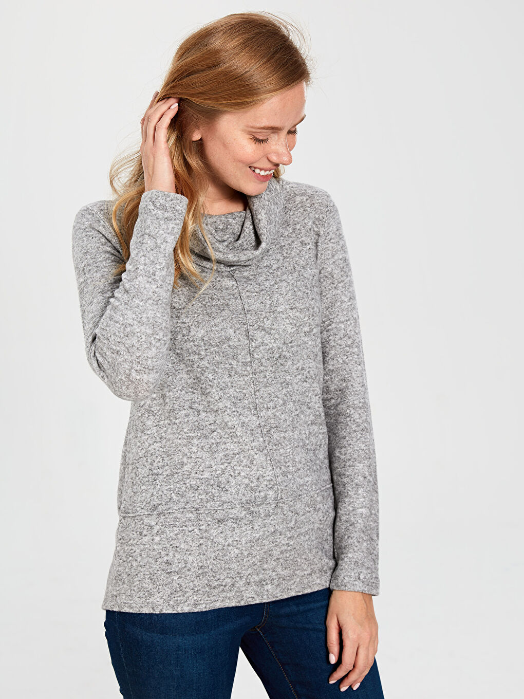 Gri Dökümlü Yaka Uzun Kollu Kadın Tişört-1