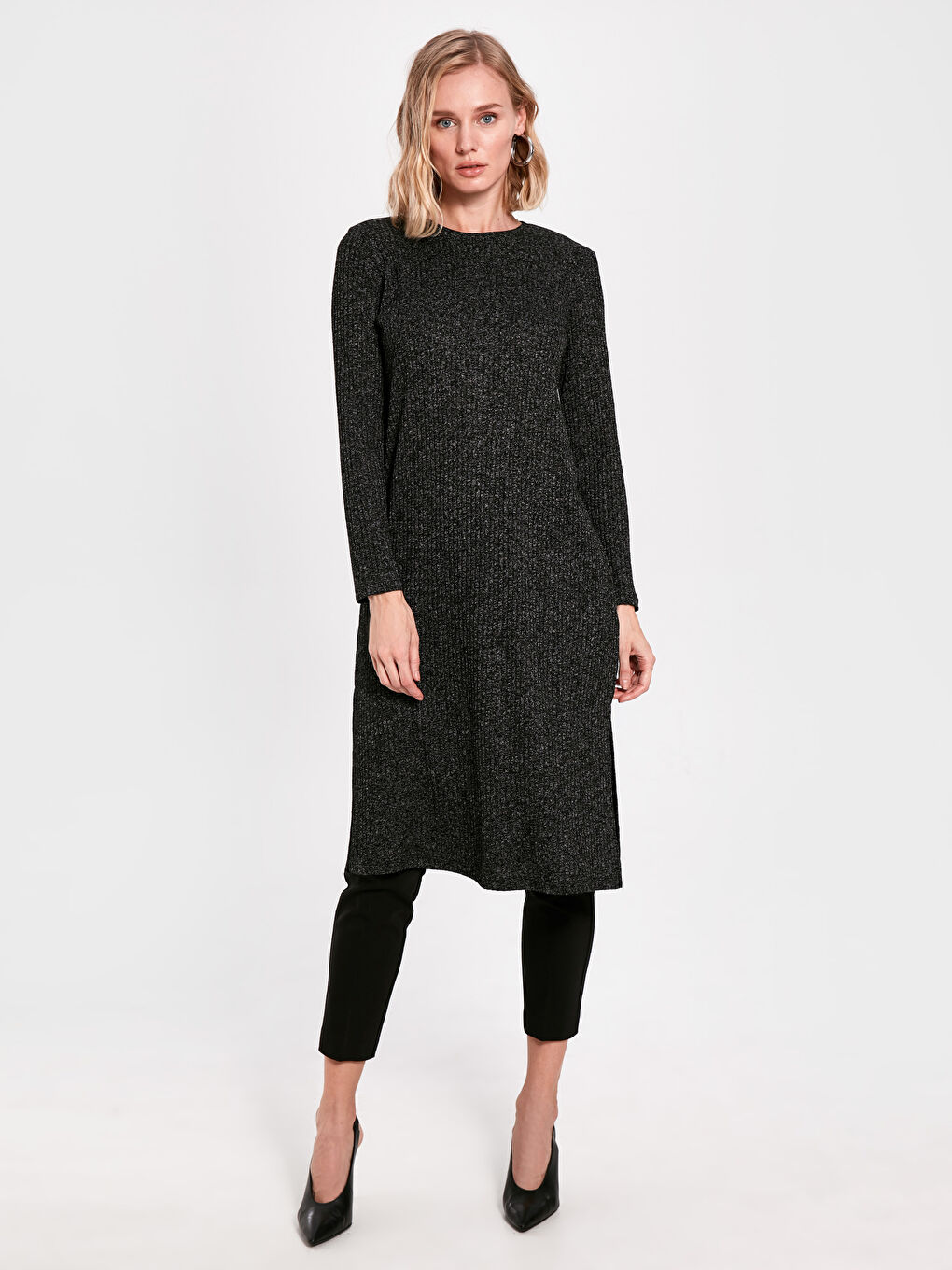 Siyah U Yaka Desenli Uzun Kollu Kadın Tunik