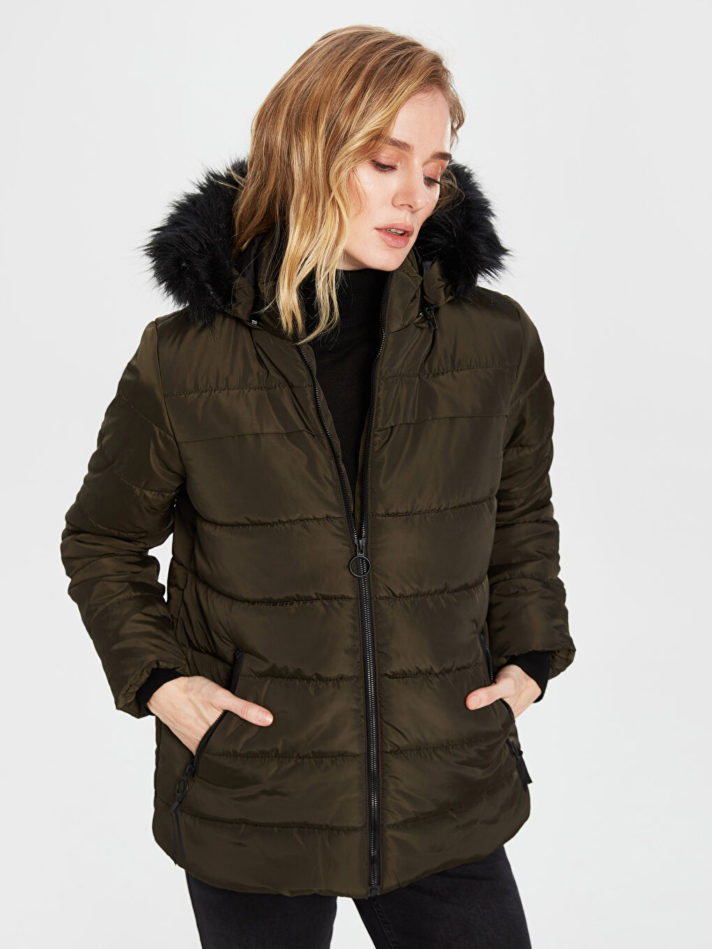 Doudoune pour Femmes avec Capuche et Manches Longues