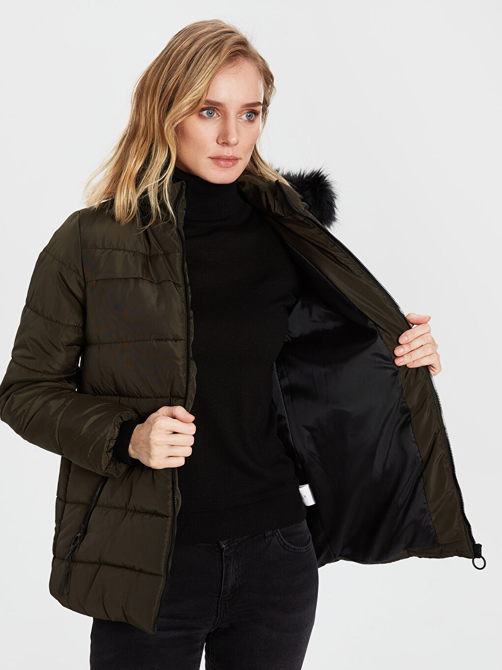 Doudoune pour Femmes avec Capuche et Manches Longues-2