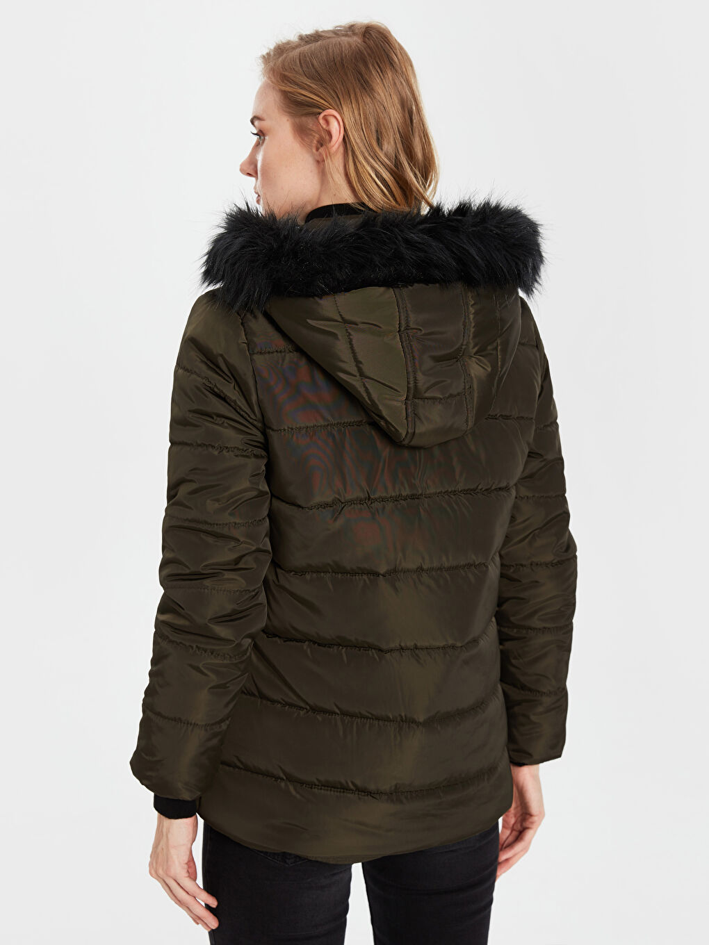 Doudoune pour Femmes avec Capuche et Manches Longues-5