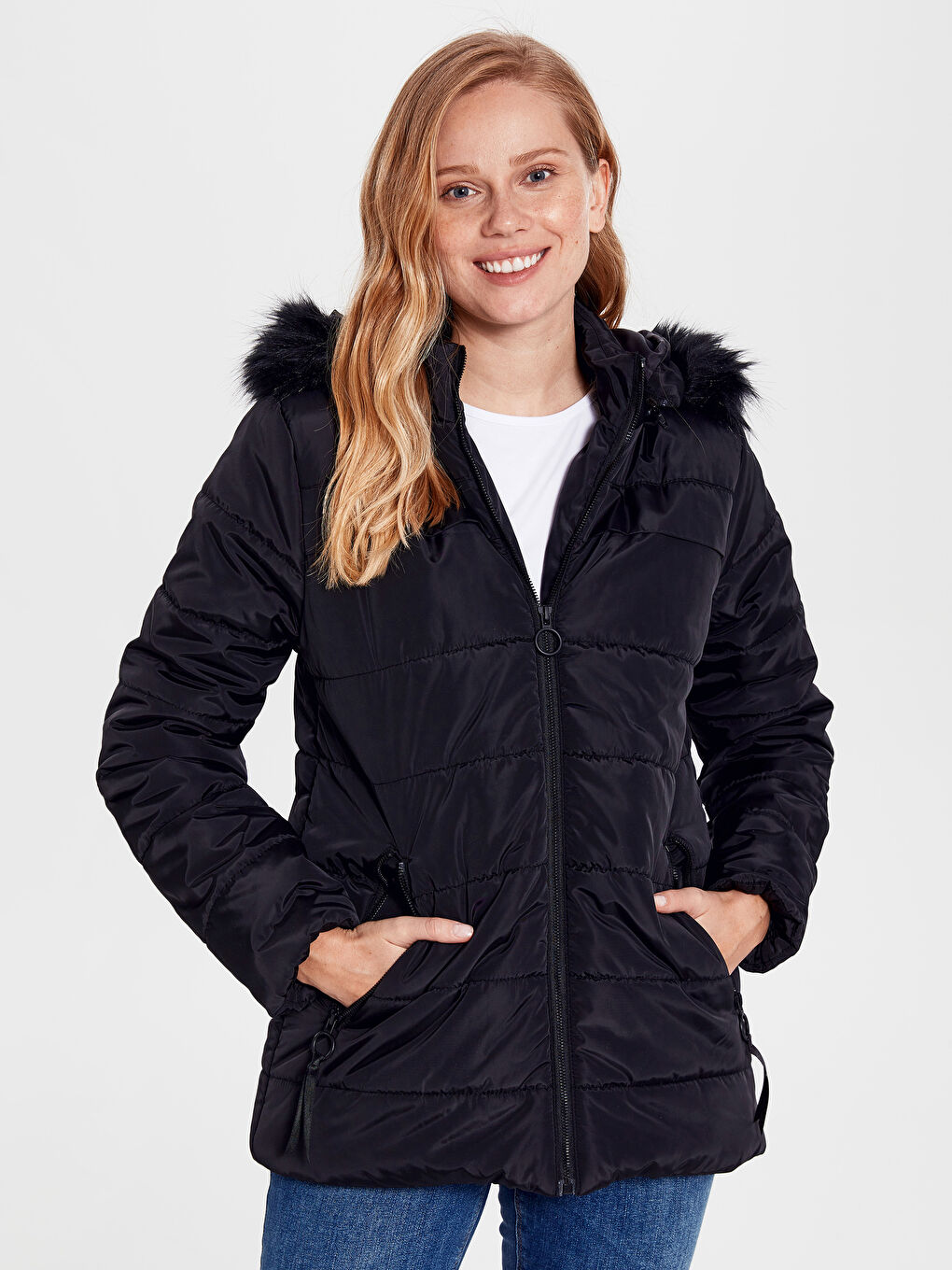 Siyah Kapüşonlu Uzun Kollu Kadın Şişme Mont-1