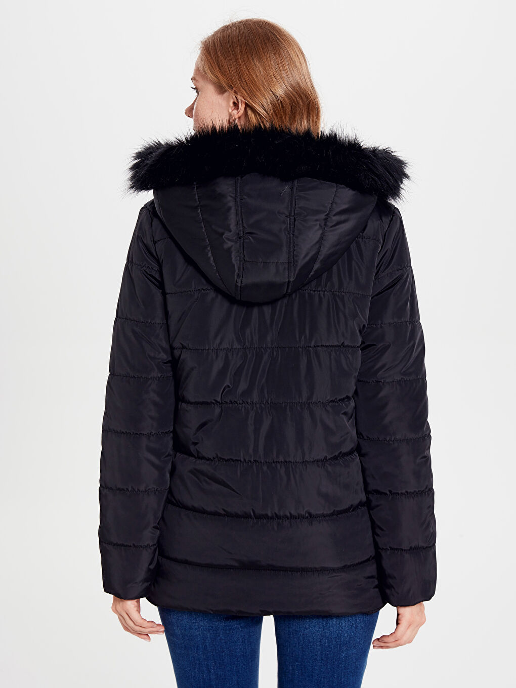 Siyah Kapüşonlu Uzun Kollu Kadın Şişme Mont-3