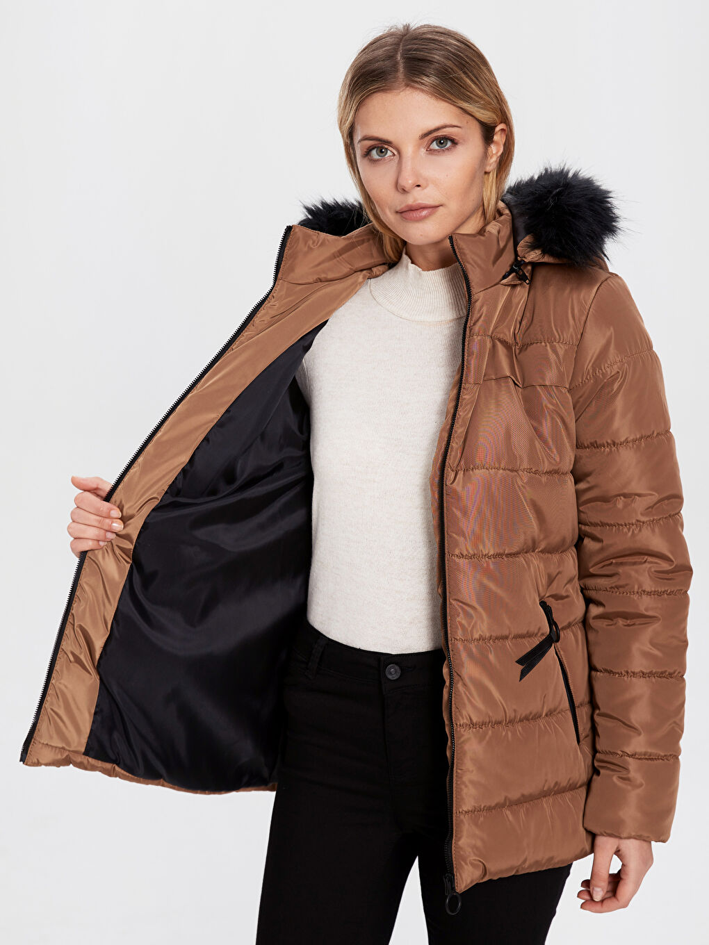 Kahverengi Kapüşonlu Uzun Kollu Kadın Şişme Mont-1