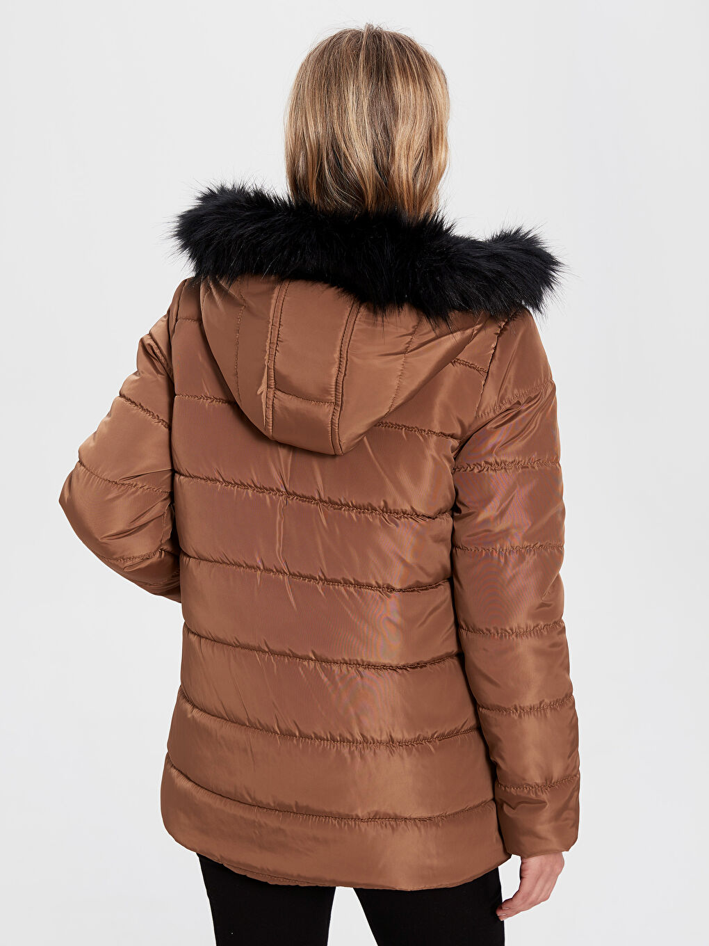 Kahverengi Kapüşonlu Uzun Kollu Kadın Şişme Mont-4