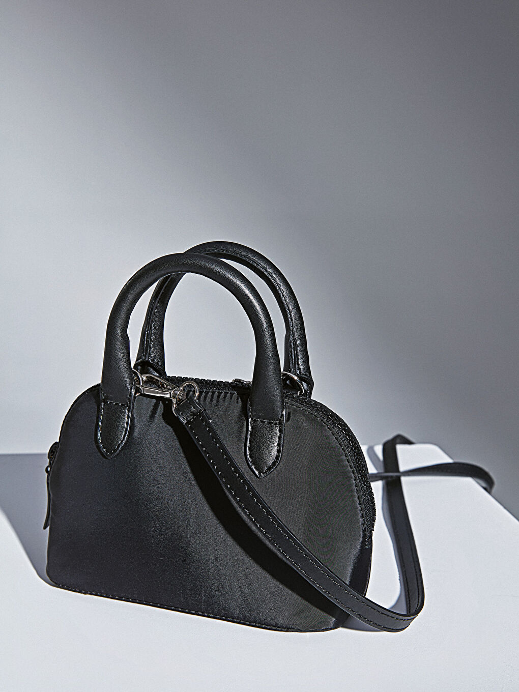 Siyah Çapraz Çanta