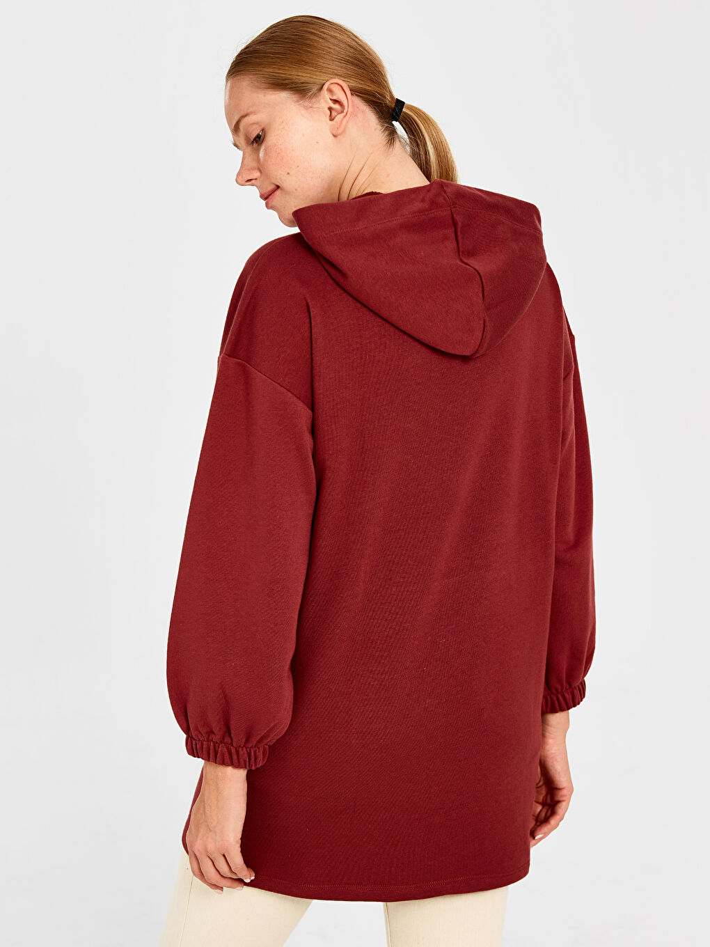 Bordo Kapüşonlu Baskılı Uzun Kollu Kadın Tunik-2