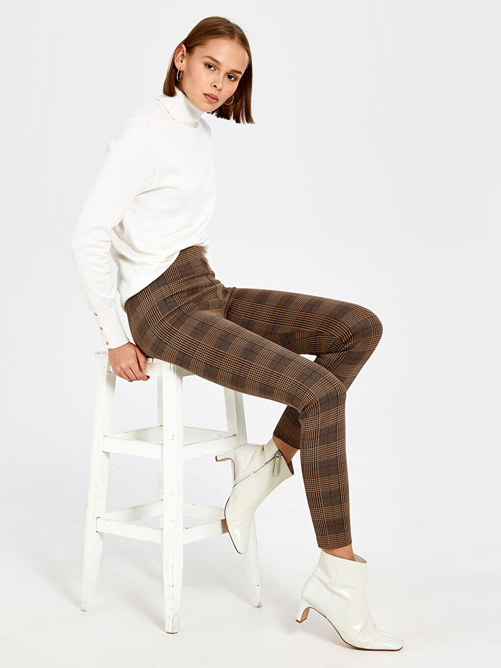 Kahverengi Ekoseli Pantolon