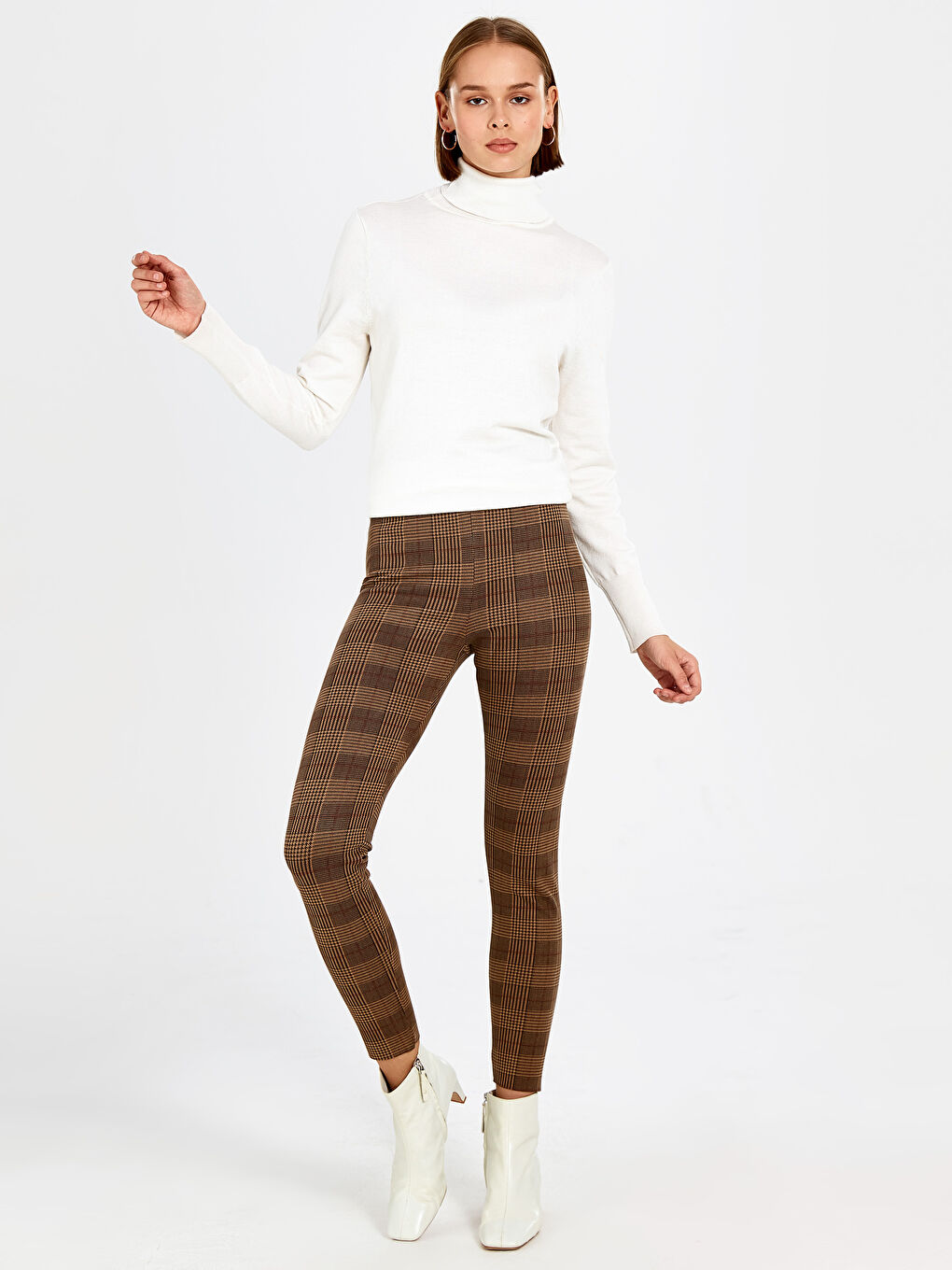 Kahverengi Ekoseli Pantolon-1