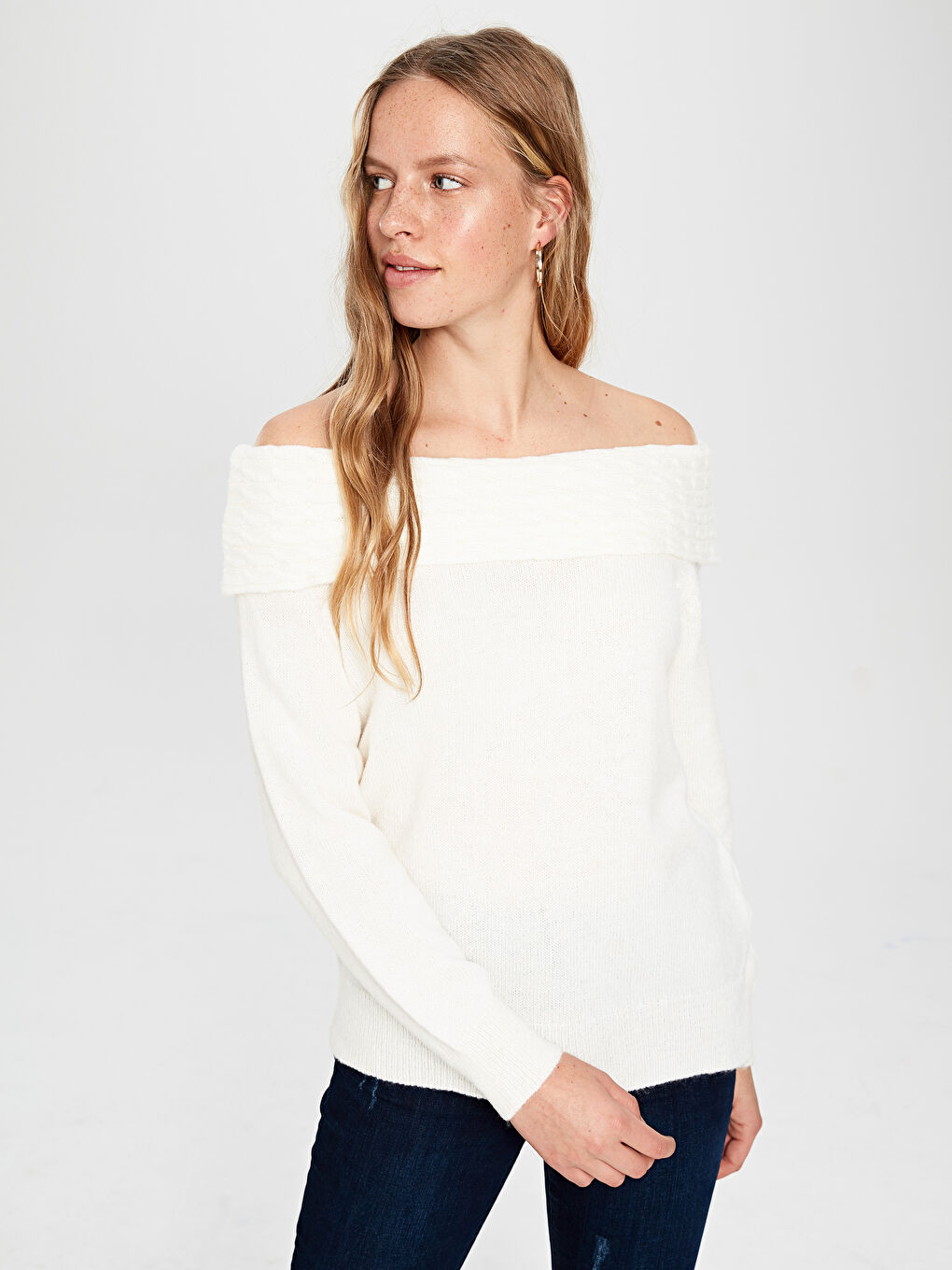 Ekru Kayık Yaka Uzun Kollu Kadın Kazak-1