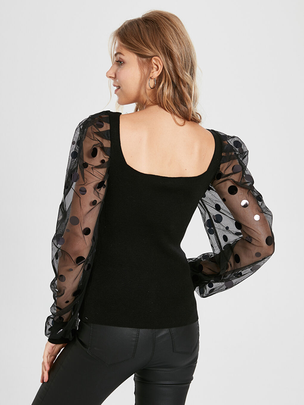 Siyah Satenn Kare Yaka Uzun Kollu Kadın Kazak-3