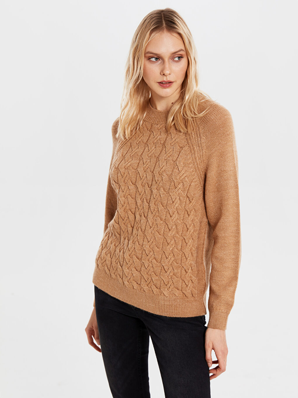 Kahverengi Yarım Balıkçı Yaka Kendinden Desenli Uzun Kollu Kadın Kazak-2